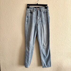 Hollister Ultra High Rise Mom jean Size 0